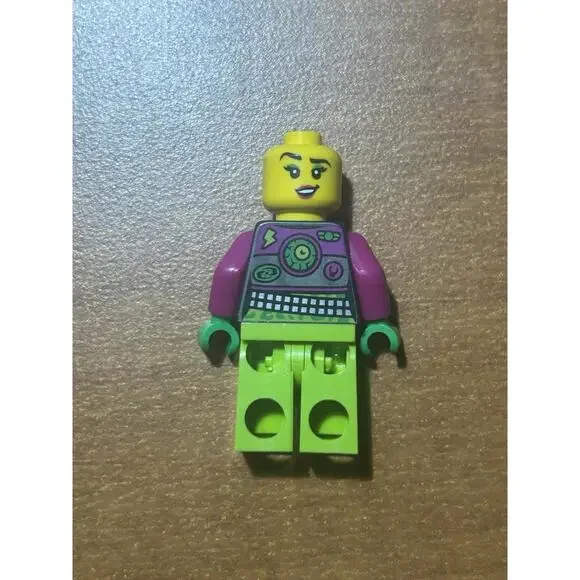 Lego Raze Stuntz Driver Minifigure Green City Town cty1328 - Picture 2 of 4